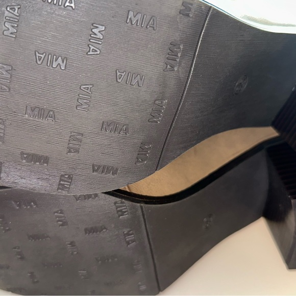 Mia open toe, tie up Gladiator sandal sz 8.5 - Picture 4 of 5